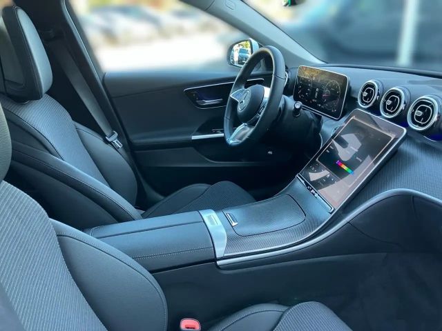 Mercedes-Benz C 180 AVANTGARDE Sedan