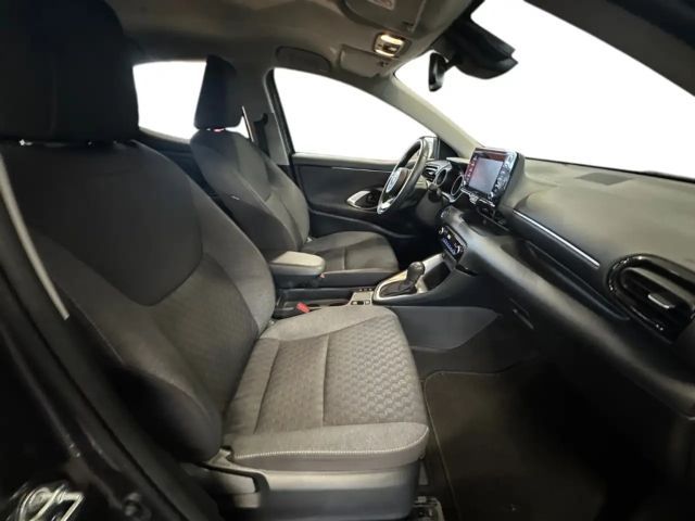 Toyota Yaris Hatchback Hybride Team D