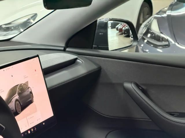 Tesla Model Y RWD