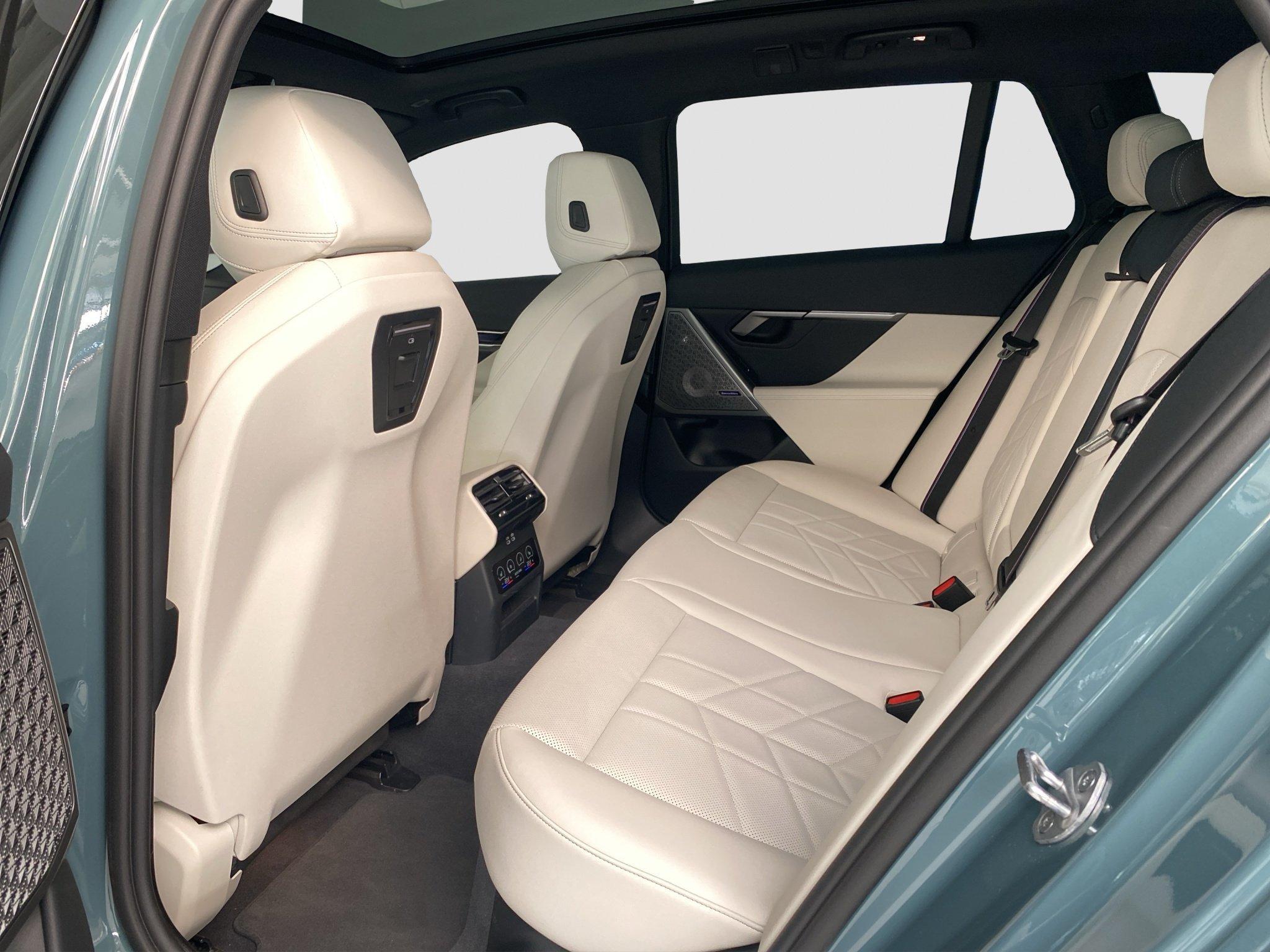 BMW i5 Touring eDrive40