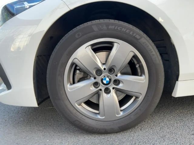 BMW 118 118i 5-deurs Sedan