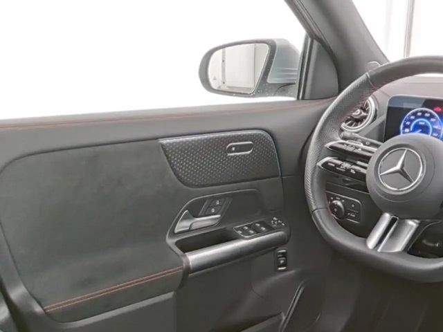 Mercedes-Benz EQA 350 4MATIC AMG Line