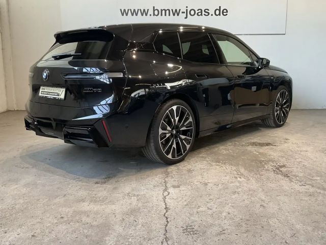 BMW iX M70