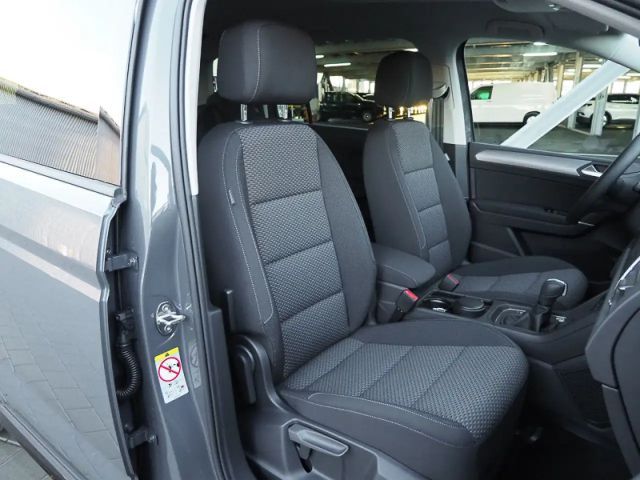 Volkswagen Touran 1.5 TSI DSG IQ.Drive R-Line