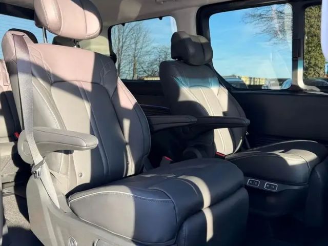Hyundai Staria Prestige Hybrid 2WD Vollausstattung