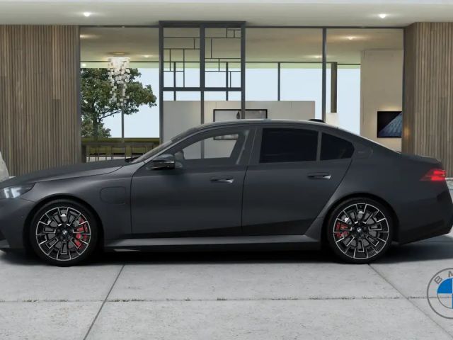 BMW M5 Sedan