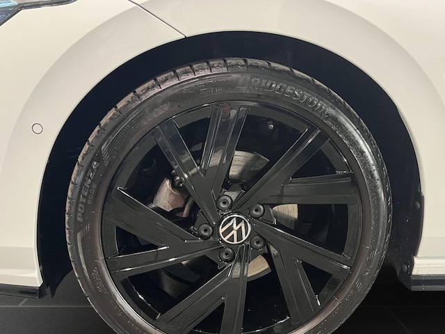 Volkswagen Golf 1.5 eTSI DSG Golf VIII R-Line