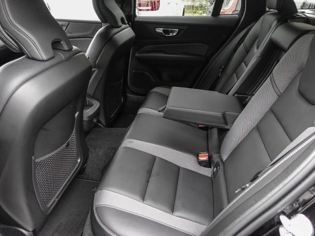 Volvo V60 Cross Country AWD Plus