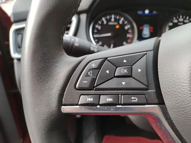 Nissan Qashqai Zama Autom PANO Navi KLIMA Sitzhzg Kamer