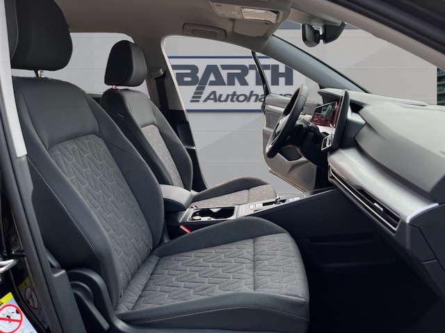 Volkswagen Golf Life Variant