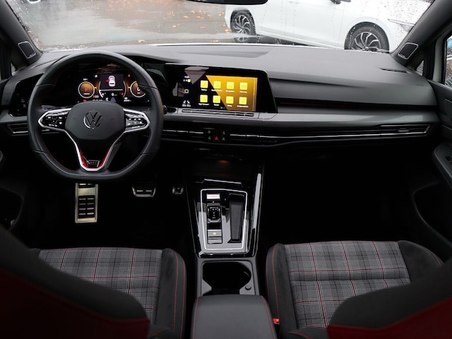 Volkswagen Golf 2.0 TSI DSG