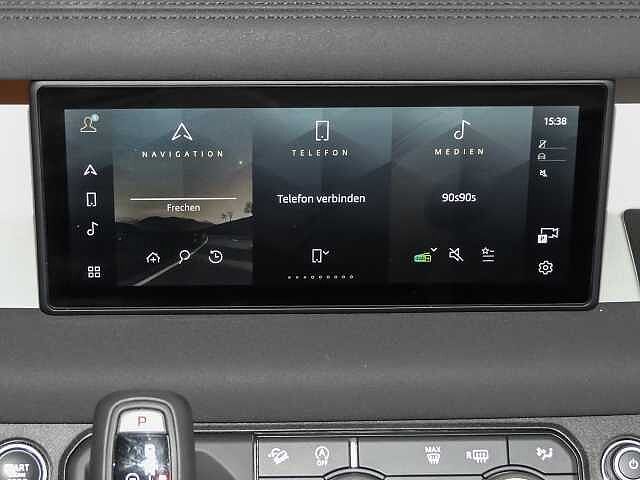 Land Rover Defender 90 Dynamic SE