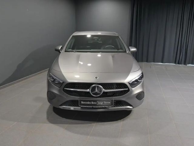 Mercedes-Benz A 200 A 200 d
