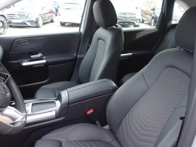 Mercedes-Benz B 180 Progressive