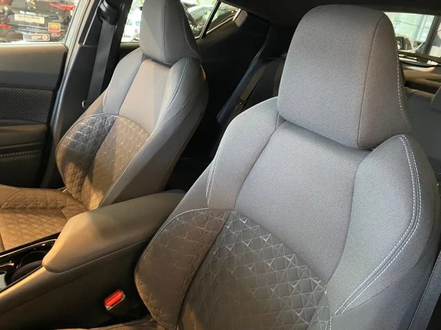 Toyota C-HR Hybride Team D