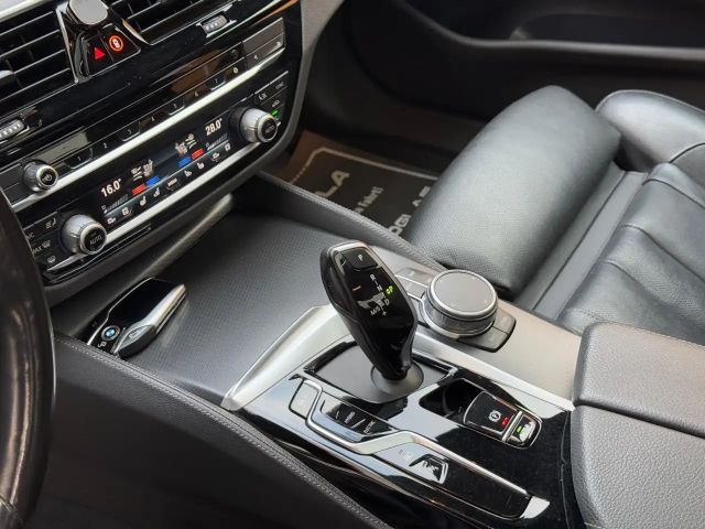 BMW 545 545e M-Sport Sedan xDrive