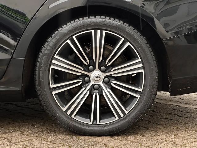 Volvo V60 AWD Core Recharge T6