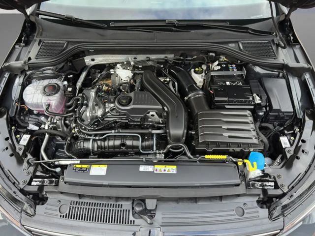 Volkswagen Golf 1.5 eTSI DSG Golf VIII