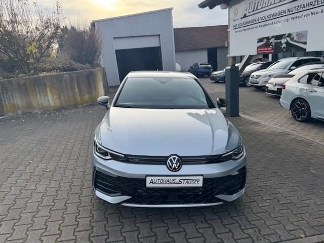 Volkswagen Golf 1.5 TSI R-Line