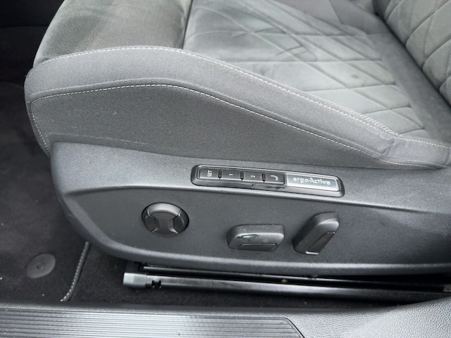 Volkswagen Golf 1.5 eTSI DSG Golf VIII Style