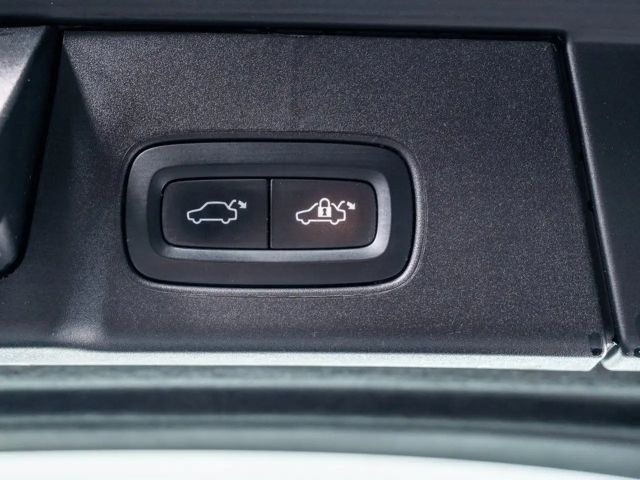 Volvo V90 Cross Country AWD Core