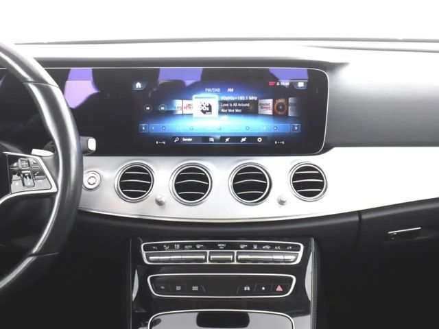 Mercedes-Benz E 220 AVANTGARDE E 220 d Sedan