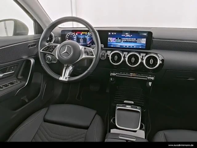 Mercedes-Benz A 180 Premium