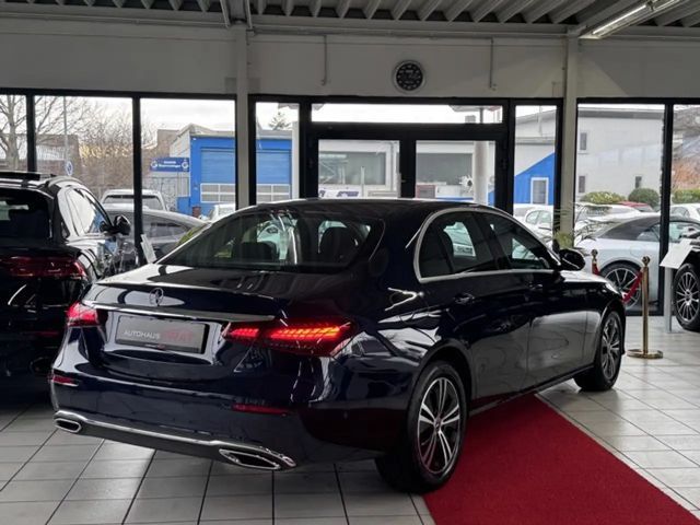 Mercedes-Benz E 220 AVANTGARDE E 220 d Sedan