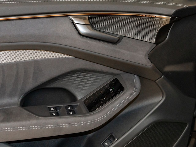 Audi A6 Avant Quattro S-Tronic