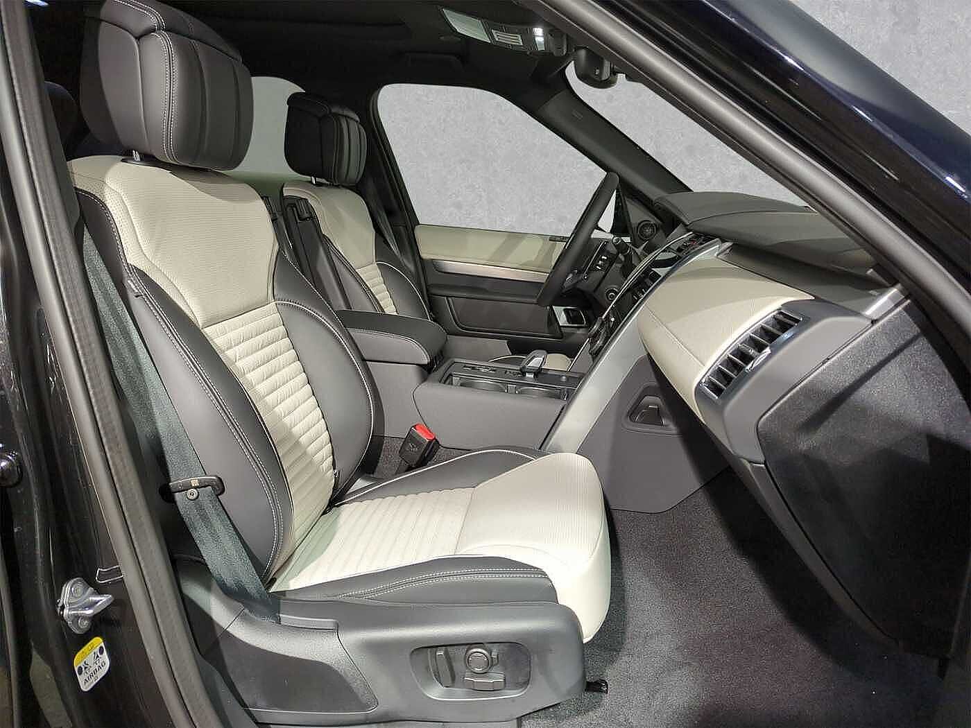 Land Rover Discovery D300 Dynamic HSE