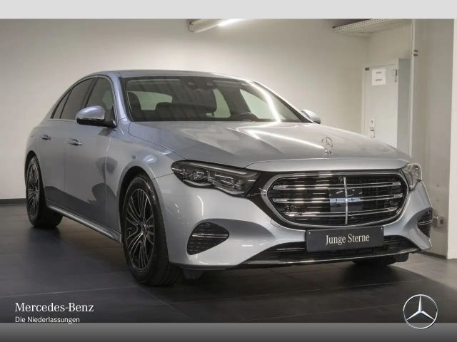 Mercedes-Benz E 220 E 220 d Sedan