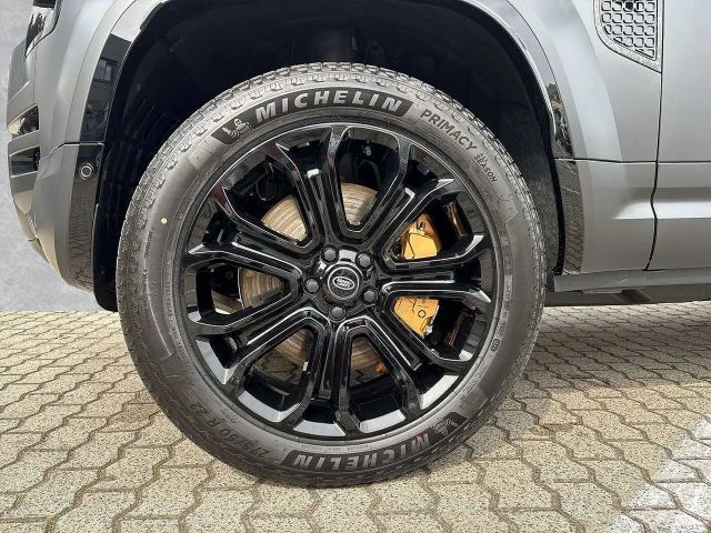 Land Rover Defender 110