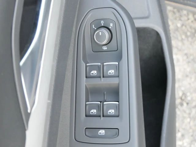 Volkswagen Golf Life Variant