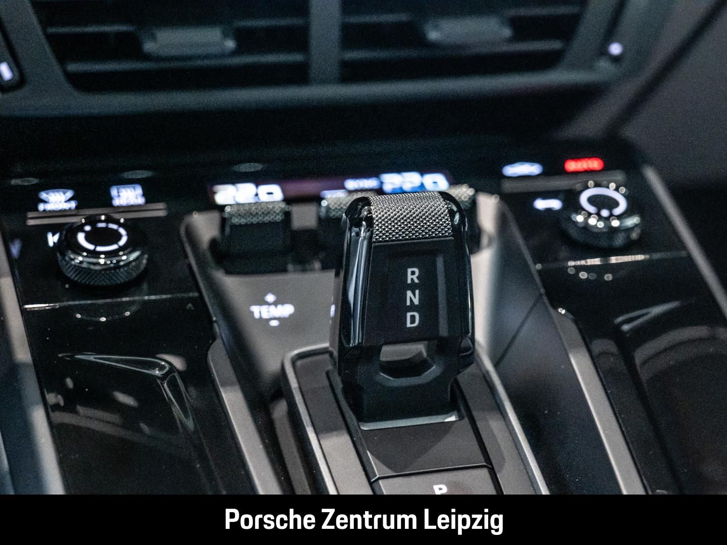 Porsche 911 992 Cabriolet Carrera GTS