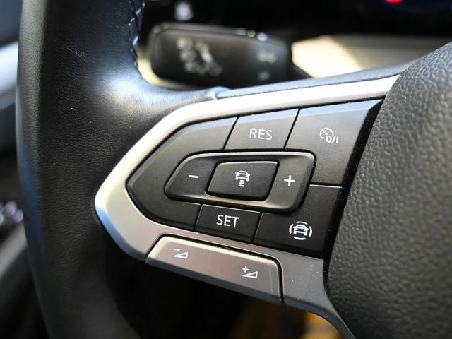 Volkswagen Golf Life Variant