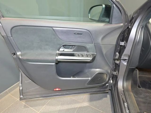 Mercedes-Benz GLA 250 AMG Line