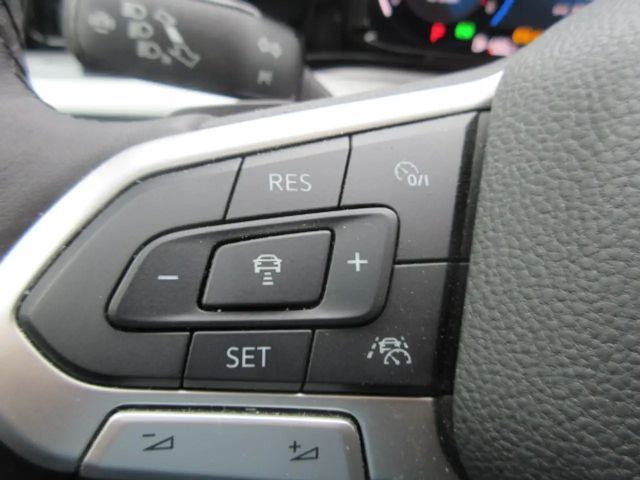 Volkswagen Golf 2.0 TDI DSG Life Variant