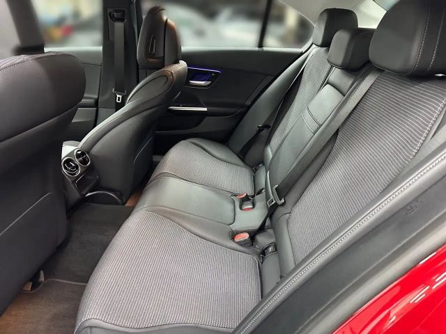 Mercedes-Benz C 180 AVANTGARDE Sedan