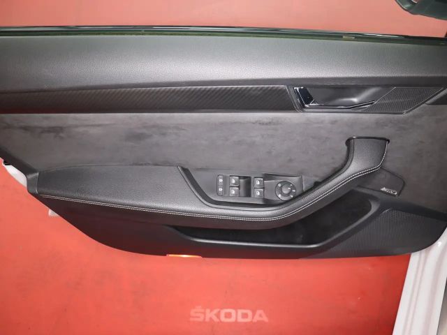 Skoda Superb 1.4 TSI Combi Sportline iV