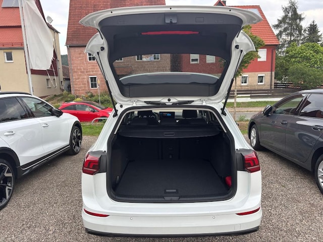 Volkswagen Golf 1.5 eTSI Variant