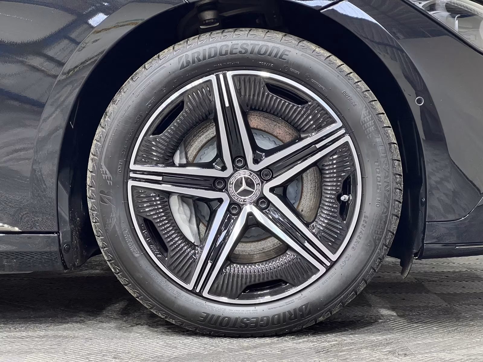 Mercedes-Benz EQE 300 AMG Line Sedan