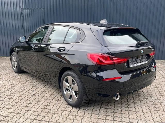 BMW 118 118i 5-deurs Sedan