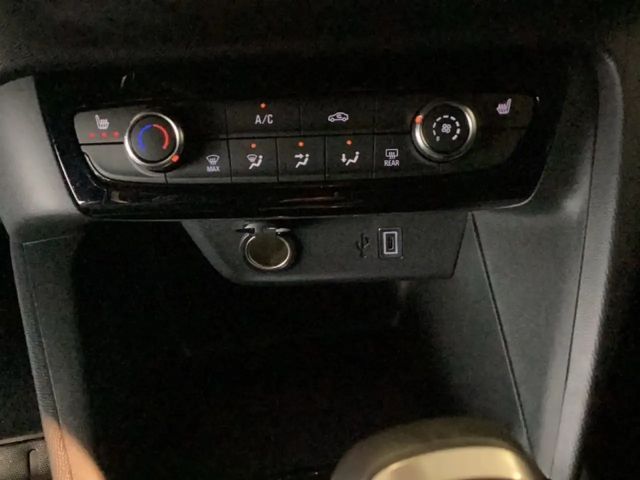 Opel Corsa YES Apple CarPlay Android Auto SHZ LenkradHZG PDC