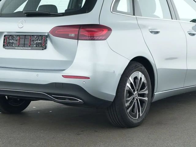 Mercedes-Benz B 180 Progressive Sedan