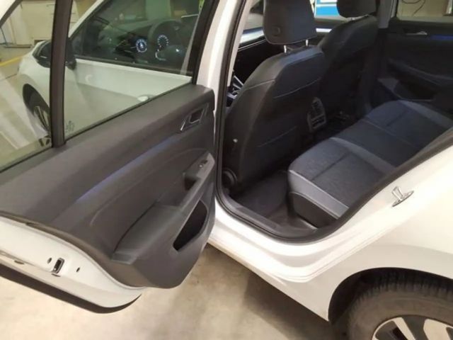 Volkswagen Golf 1.5 TSI