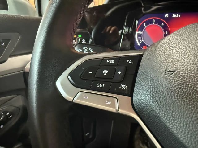 Volkswagen Golf Life Variant