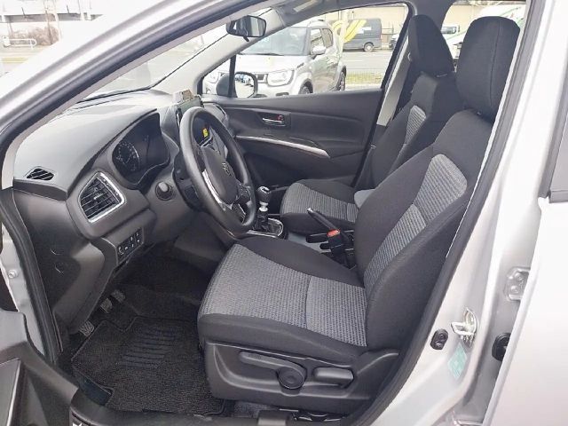 Suzuki S-Cross Hybrid