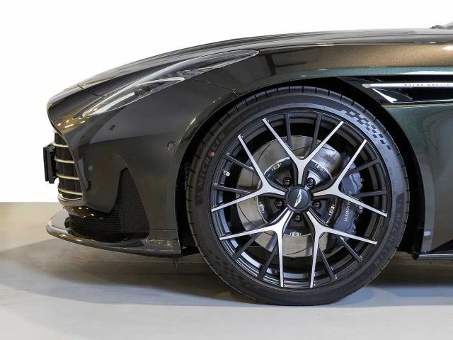 Aston Martin DB12 Volante -Minotaur Green-