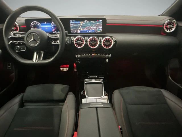 Mercedes-Benz CLA 220 4MATIC Coupé