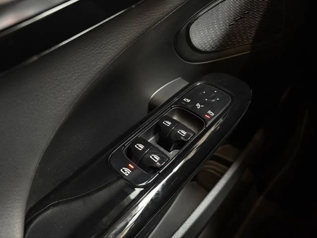 Mercedes-Benz C 300 4MATIC AVANTGARDE Sedan